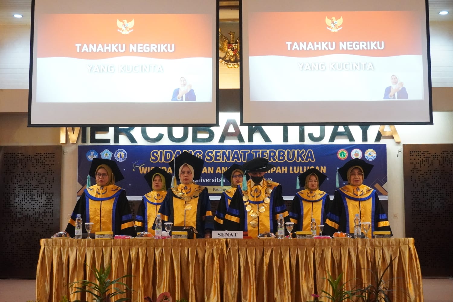 Wisudawati tertua