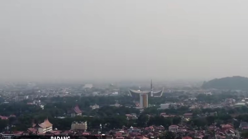 Terdapat 19 Titik Panas di Lima Kabupaten, Gubernur Sumbar Minta Masyarakat Kurangi Aktivitas di Luar Ruangan
