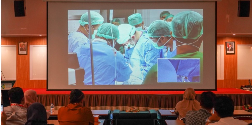RSUP Dr. M. Djamil Padang menggelar The ASEAN COE Program and Symposium on Minimally Invasive Colorectal Surgery di Auditorium Administrasi dan Instalasi Rawat Jalan, Sabtu (6/6).Foto: Dikumentasi Humas dan Promosi RSUP M Djamil Padang